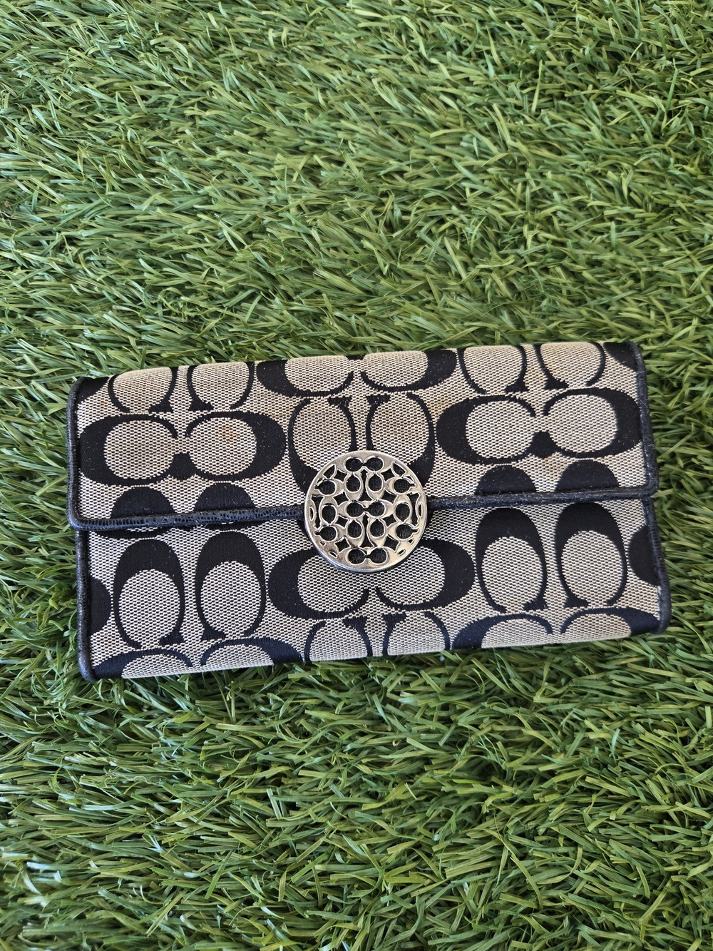 Coach Signature Black Canvas Tri-Fold Envelope Wallet Silvertone Medallion